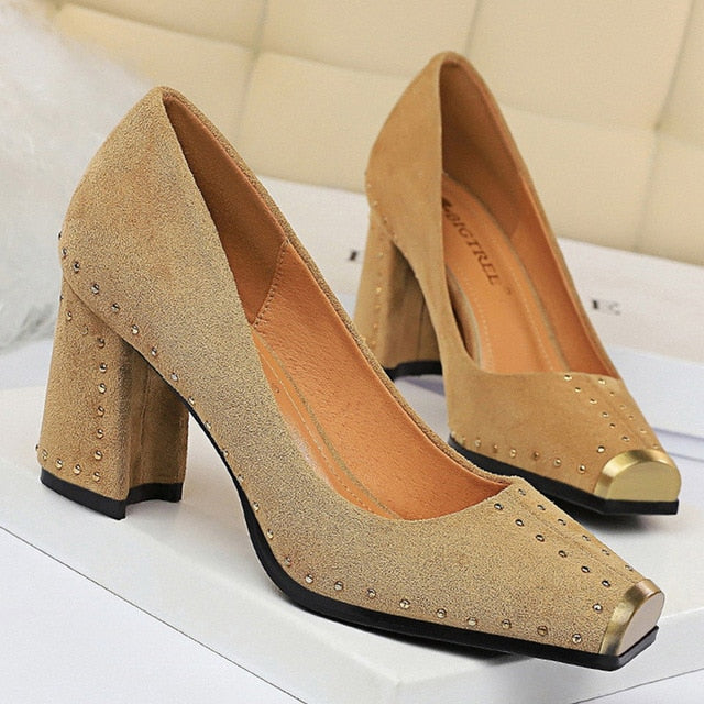 Fashion Women Pumps Rivet Metal Heels Women Shoes Flock Sexy Square Heels Shoes Ladies Red Black Office Party Wedding Shoes