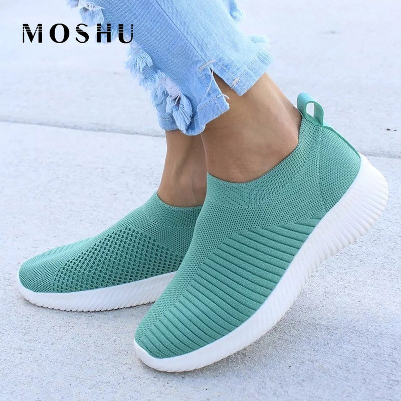 Light Sneakers Women Running Shoes Breathable Mesh Slip-On Shoes Woman Sports Shoes 2020
