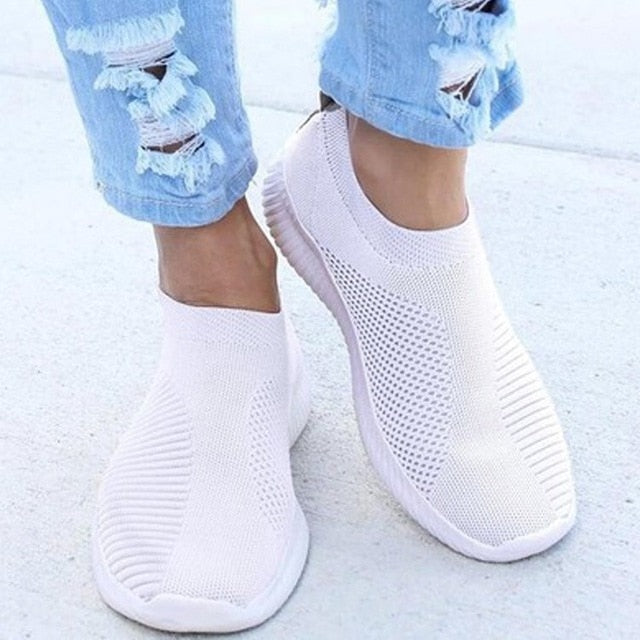 Light Sneakers Women Running Shoes Breathable Mesh Slip-On Shoes Woman Sports Shoes 2020