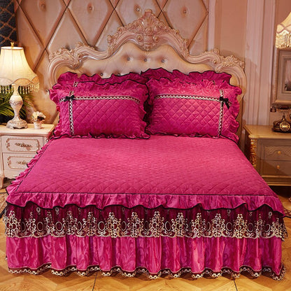 European Luxury Thicken Velvet Plush Quilted Bedspread Queen Size Embossing Bed Skirt Soft Bed Cover Not Including Pillowcase