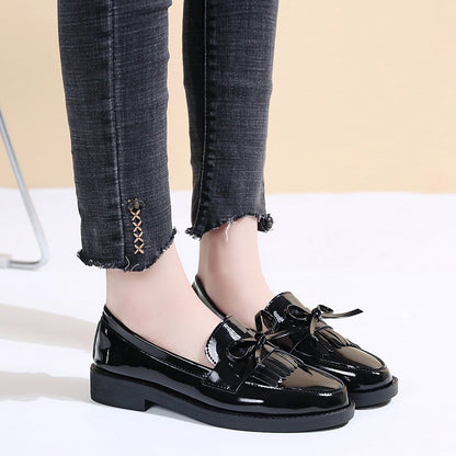 Spring Flats Women Shoes Bowtie Loafers Patent Leather Women&#39;s Low Heels Slip On Footwear Female Pointed Toe Thick Heel