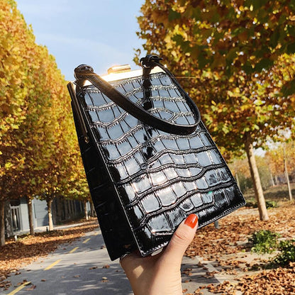 Crocodile Pattern Clip Women Shoulder Bag Fashion Alligator Crossbody Bags for Women 2021 Designer Small Pu Leather Women&#39;s Bag