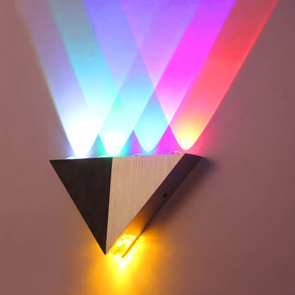 Modern Triangle 5W LED Wall Sconce Light Fixture Hallway Up Down Wall Lamp Home Theater Studio Restaurant Hotel Decor Lighting