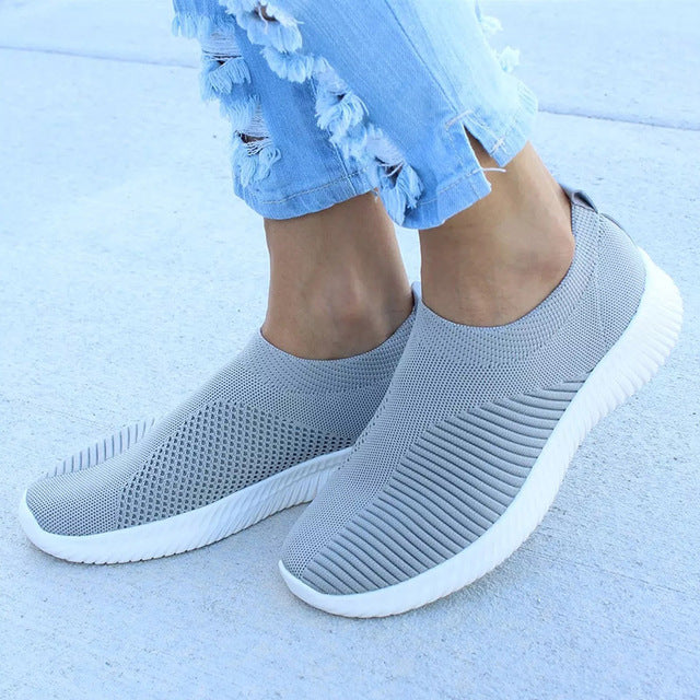 Light Sneakers Women Running Shoes Breathable Mesh Slip-On Shoes Woman Sports Shoes 2020