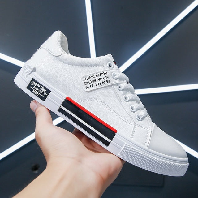 Men&#39;s Skateboarding Shoes High Top Sneakers  Breathable White Sports Shoes Students Shoes Street Walking Shoes Chaussure Homme